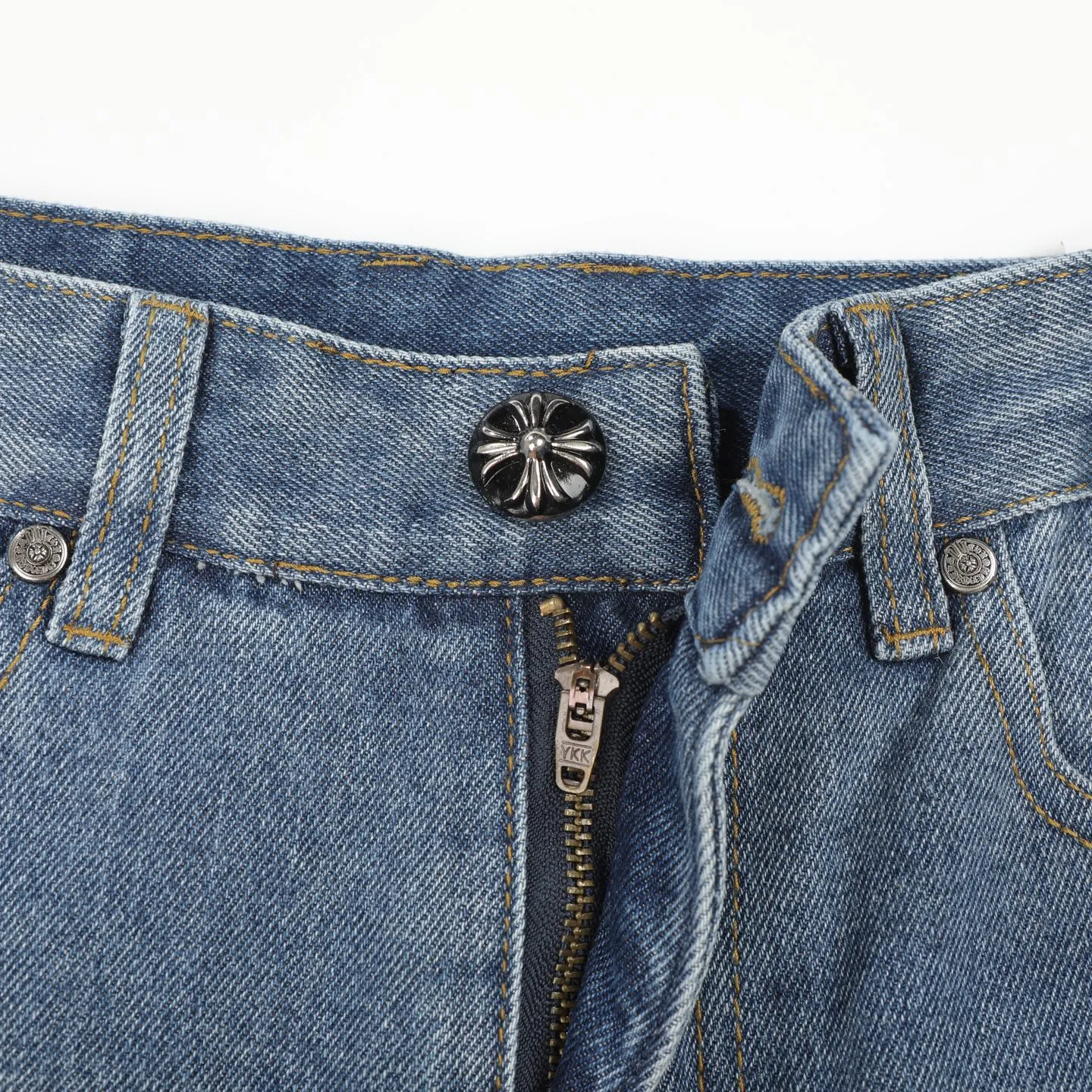 P230 Chrome Hearts CH/Chrome Hearts classic blue and white cross-patterned leather jeans. Original purchase and patterning. Really restores the ultimate texture of Vintage. Special Italian cowhide print and then cut. Customized three-layer thick line leather of sheepskin. The whole body is spliced in heavy water washing process. Craftsmen hand-splash ink. You can see the details. Three-dimensional cutting version. Loose and comfortable. Not flattering on the figure. Makes you taller and slimmer. Factory Seiko. Original quality control. Same style for men and women. Can be matched with couples. Versatile recommendation. Essential jeans for all seasons Color: blue Size: 28-36 (S-XXL)